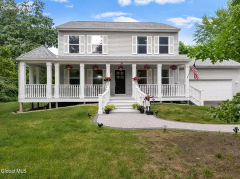 31 Concord Dr, Saratoga Springs, NY 12866