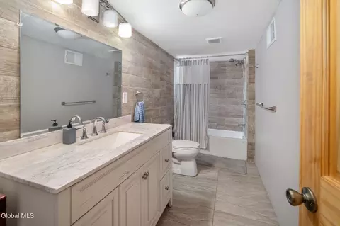 Bath - 118 Freeds Rd, Howes Cave, NY 12092 photo 1 of 2