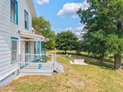 Exterior - 118 Freeds Rd, Howes Cave, NY 12092 photo 5 of 7