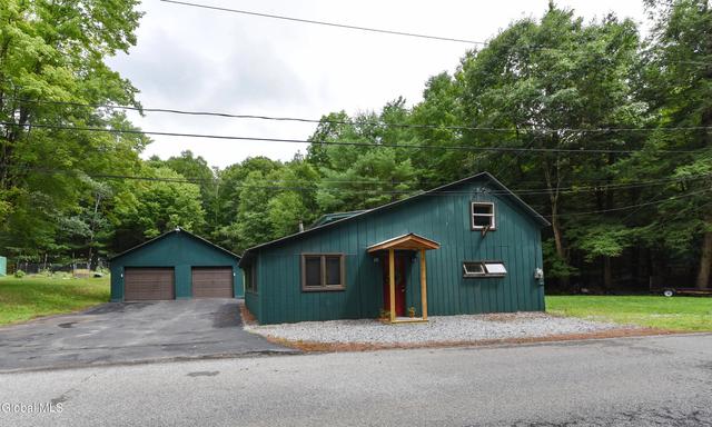 148 Lake Tour Rd, Lake Luzerne, NY 12846