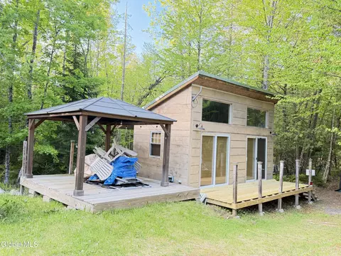 31 Genesee Way, Minerva, NY 12851