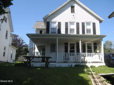 31 Pleasant St, Voorheesville, NY 12186