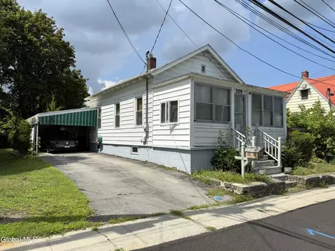 305 Bay Rd, Queensbury, NY 12804