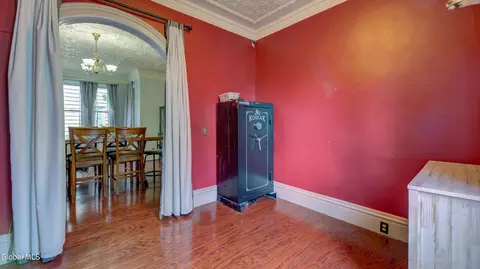 Entry Way - 11 E State St, Johnstown, NY 12095 photo 2 of 8