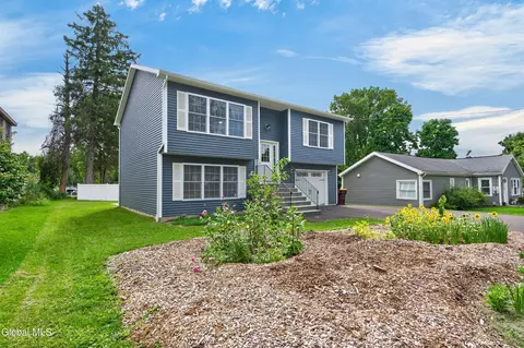 39 New Jersey Ave, Rensselaer, NY 12144
