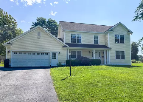 22 Magdalen Rd, Delmar, NY 12054