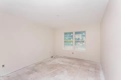 Bedroom - 131 Hetcheltown Rd, Schenectady, NY 12302 photo 2 of 2