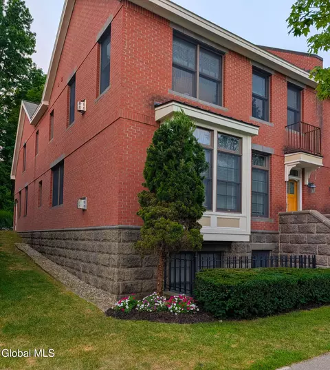 150 High Rock Ave, Saratoga Springs, NY 12866