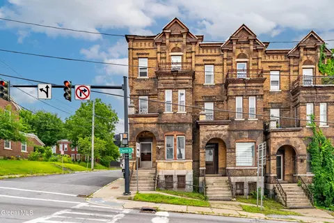 43 Church St, Amsterdam, NY 12010