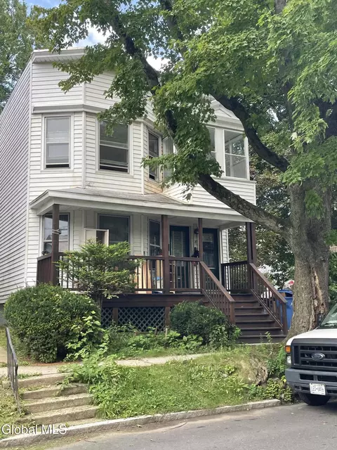 8 Delaware Ter, Albany, NY 12209