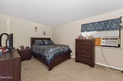 Bedroom - 17 Berwyn St, Schenectady, NY 12304 photo 6 of 7
