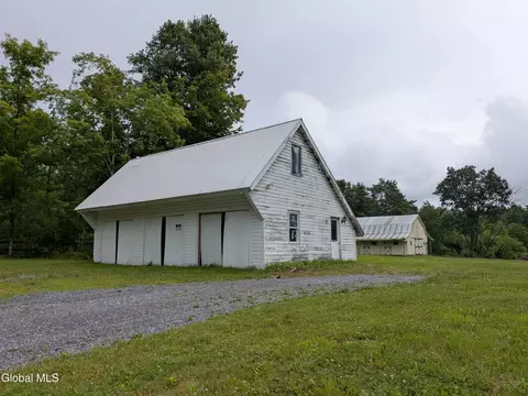 932 Saratoga Rd, Wilton, NY 12831