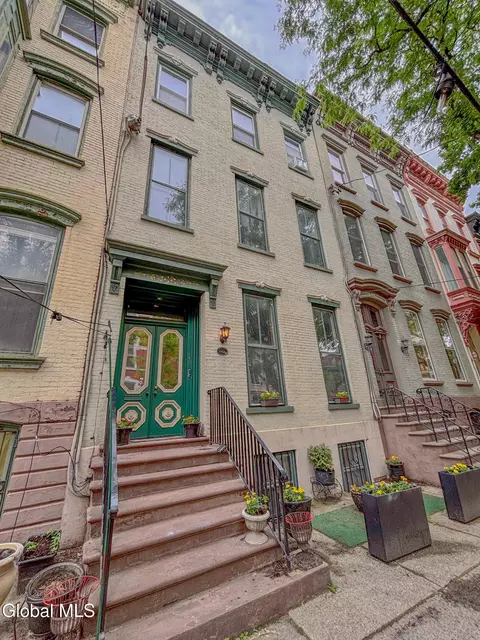 149 Lancaster St #2, Albany, NY 12210
