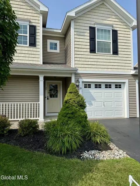29 Treasures Pl, Queensbury, NY 12804
