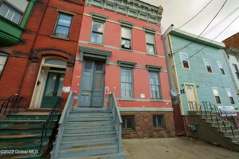 355 Clinton Ave, Albany, NY 12206