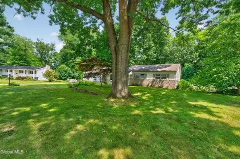 24 Meadow Valley Dr, Clifton Park, NY 12065