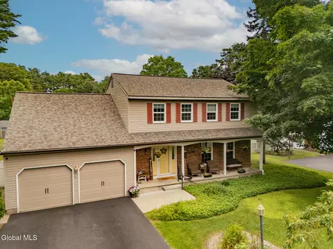 41 Helen Dr, Queensbury, NY 12804
