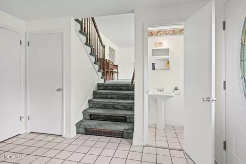 Entry Way - 12 Lancaster Dr, Glenville, NY 12302 photo 2 of 3