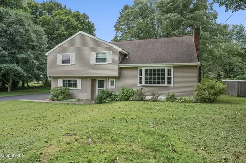 Exterior - 12 Lancaster Dr, Glenville, NY 12302 photo 2 of 13
