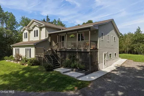 404 Church Ave, Germantown, NY 12526