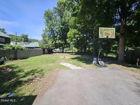 Exterior - 5 Maple St, Broadalbin, NY 12025 photo 2 of 2