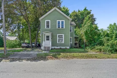 5 Numan St, Glens Falls, NY 12801