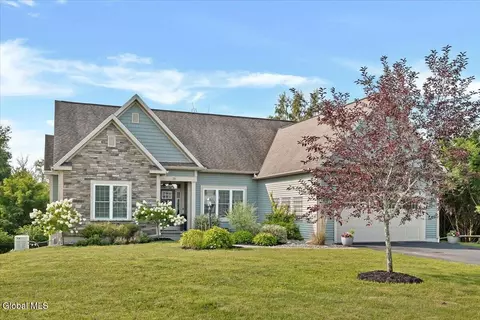 20 Denhelder Dr, Ballston Lake, NY 12019
