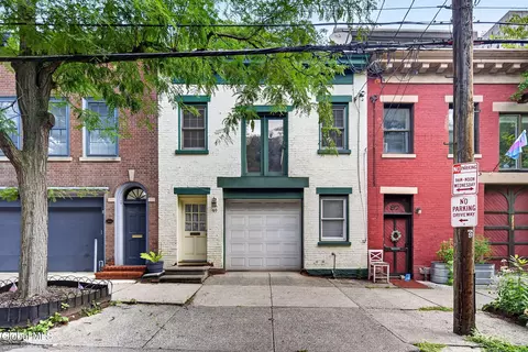 99 Chestnut St, Albany, NY 12210