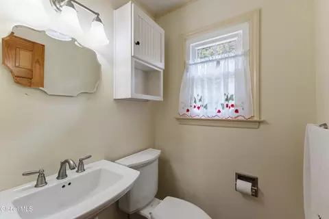 Bath - 1009 Cheyenne Rd, Glenville, NY 12302 photo 1 of 2