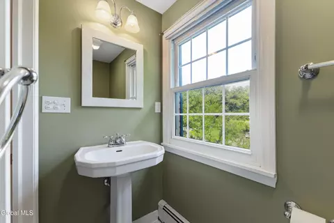 Bath - 1009 Cheyenne Rd, Glenville, NY 12302 photo 2 of 2