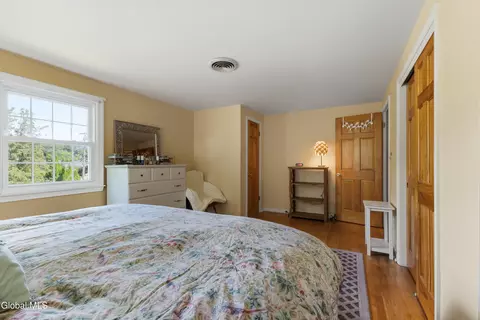 Bedroom - 1009 Cheyenne Rd, Glenville, NY 12302 photo 5 of 5