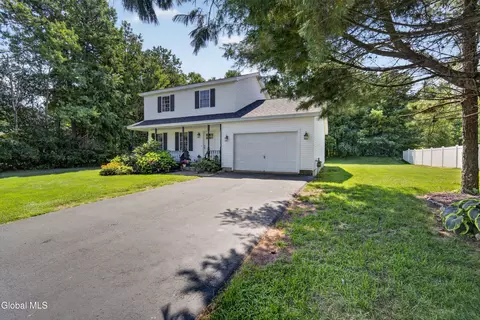 59 Burnt Hills Dr, Queensbury, NY 12804