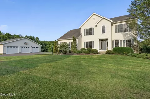 74 Morningstar Ln, Feura Bush, NY 12067