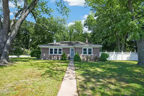 561 Albany Shaker Rd, Albany, NY 12211
