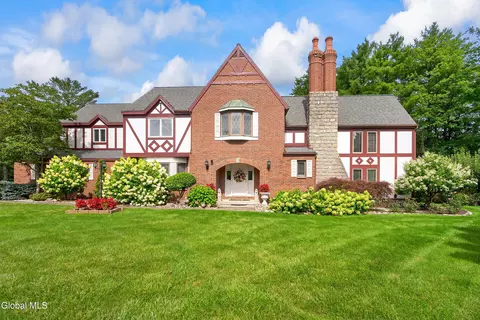 1 Milan Ct, Niskayuna, NY 12309