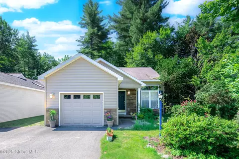 272 Meadowlark Dr, Ballston Spa, NY 12020