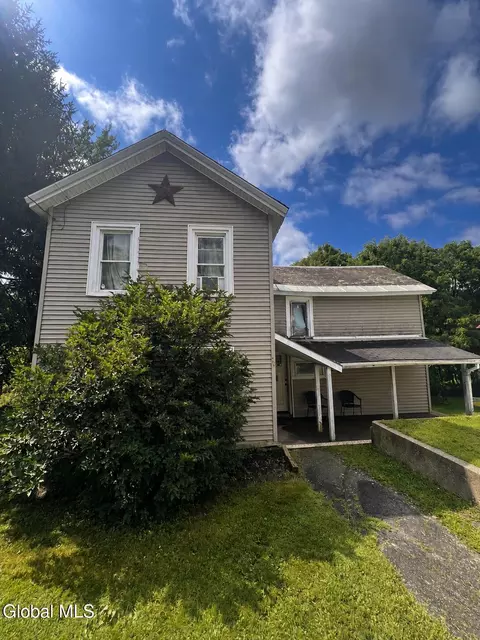 76 E Main St, Granville, NY 12832