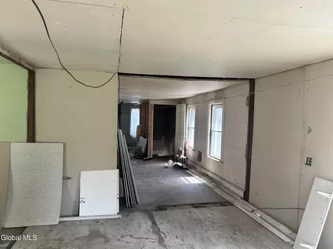Entry Way - 16 River St, Schenectady, NY 12305 photo 4 of 6