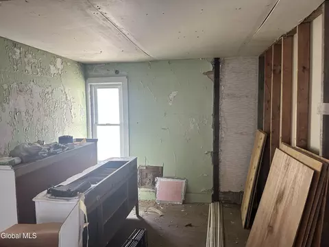 Bedroom - 16 River St, Schenectady, NY 12305 photo 6 of 6