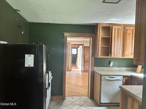 Kitchen - 16 River St, Schenectady, NY 12305 photo 4 of 4