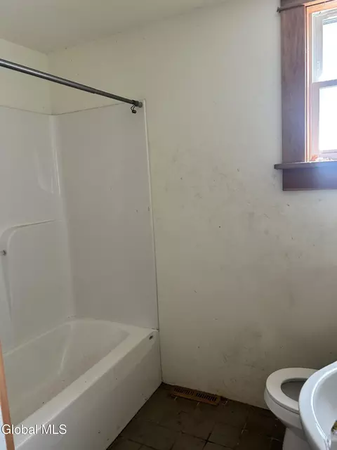 Bath - 16 River St, Schenectady, NY 12305 photo 1 of 2