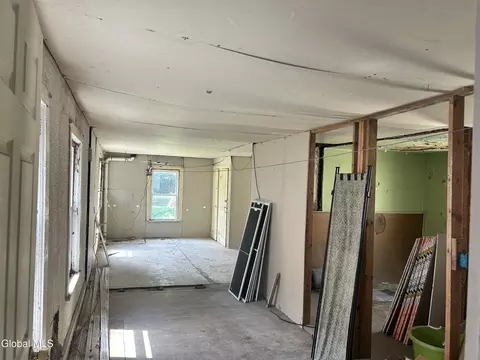 Entry Way - 16 River St, Schenectady, NY 12305 photo 2 of 6