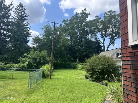 Exterior - 16 River St, Schenectady, NY 12305 photo 2 of 4