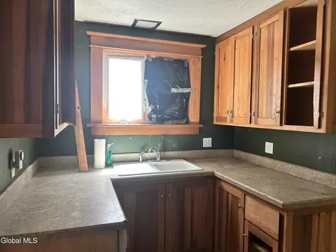 Kitchen - 16 River St, Schenectady, NY 12305 photo 2 of 4
