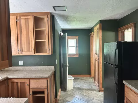 Entry Way - 16 River St, Schenectady, NY 12305 photo 1 of 6