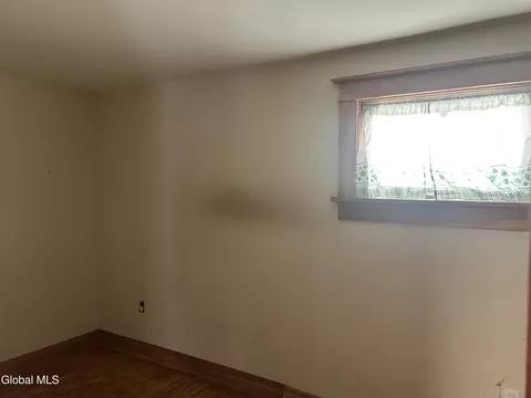 Bedroom - 16 River St, Schenectady, NY 12305 photo 2 of 6