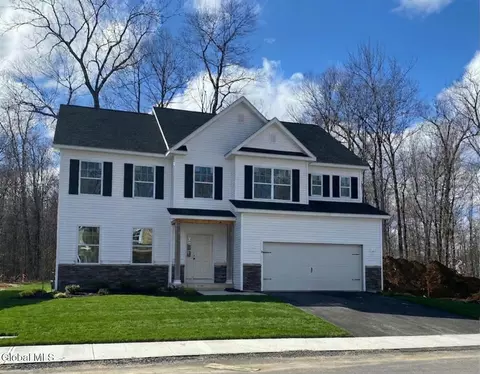 10 Balsam Ct, Ballston Lake, NY 12019
