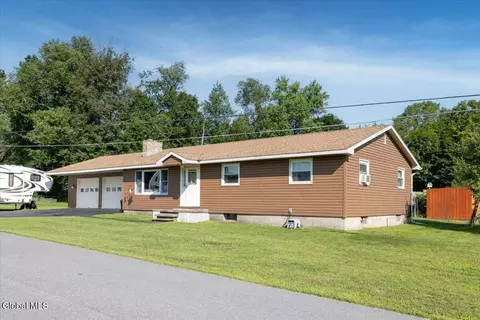 4 Butler Dr, Corinth, NY 12822