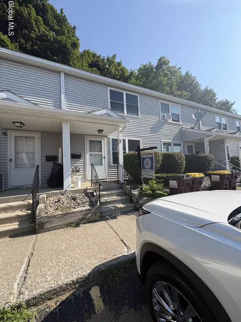 30 Warsaw Ave #2, Mechanicville, NY 12118