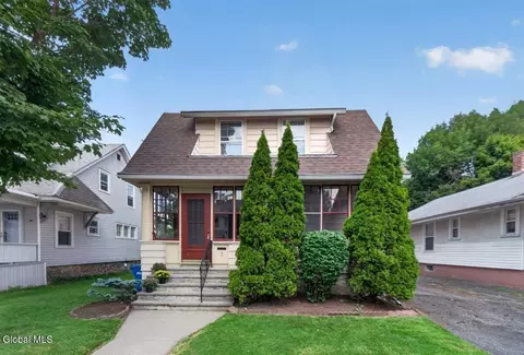 3 Sard Rd, Albany, NY 12209